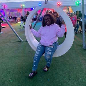 Meet your Posher, Alizea